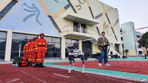 ～に関する最新の会社ニュース ドローンとロボットによる火力シミュレーション演習