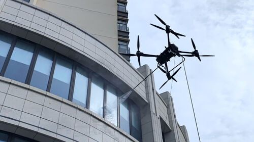～に関する最新の会社ニュース [MYUAVビルクリーニングドローン] 地上の電力と水供給プログラムの分析