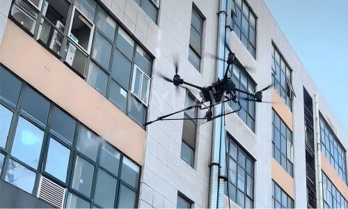 ～に関する最新の会社ニュース MYUAV FC 双重接続式空中清掃ドローン: 建物洗浄業務の安定したスター