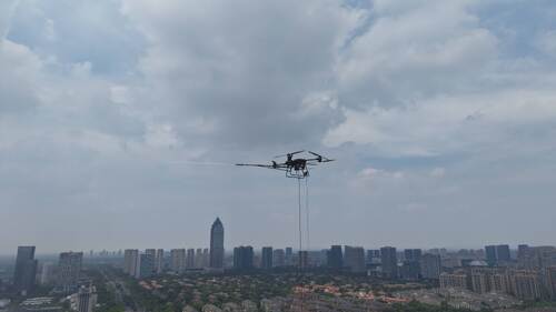 ～に関する最新の会社ニュース MYUAV テザー型 UAV: 120m 高度安定視点