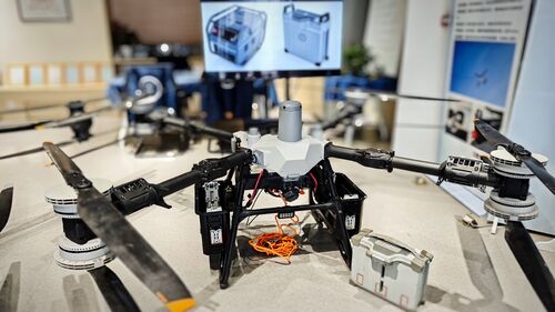 ～に関する最新の会社ニュース 恐れを知らぬ炎：DJI MYUAV FC100 デュアルアンカー消防ドローンの安全DNAを解読