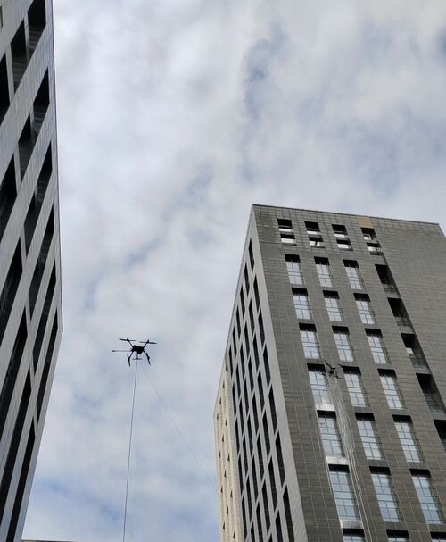 ～に関する最新の会社ニュース MYUAV デュアルドローン運用：ハイローコンボが空中清掃を再定義