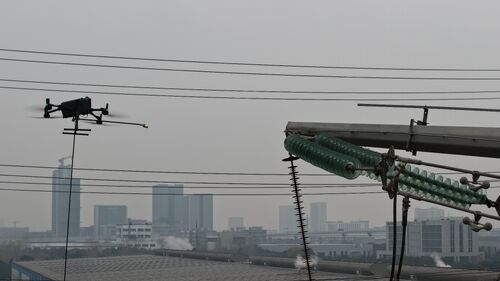 ～に関する最新の会社ニュース 高電圧隔熱器の直線清掃に突破! MYUAV ドローンが実用化で成功